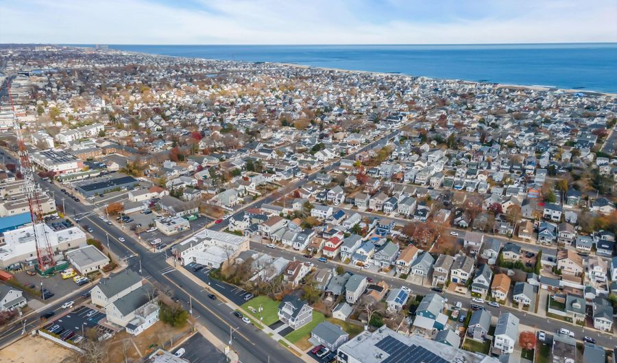 1900 Main St, Belmar, NJ 07719 - 3 Beds, 4 Bath