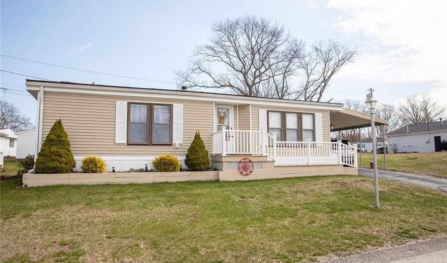 7 Lane D Dr, Coventry, RI 02816 - 2 Beds, 2 Bath