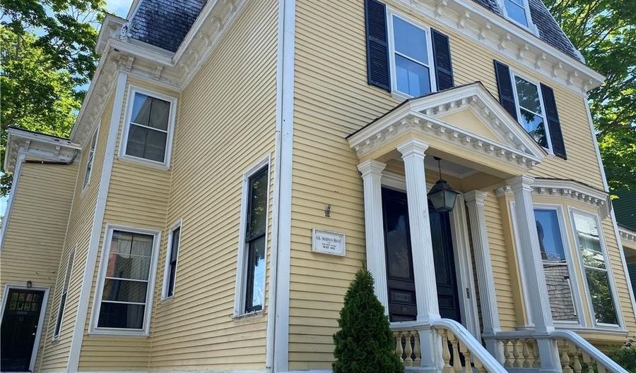 10 Clarke St, Newport, RI 02840 - 2 Beds, 1 Bath