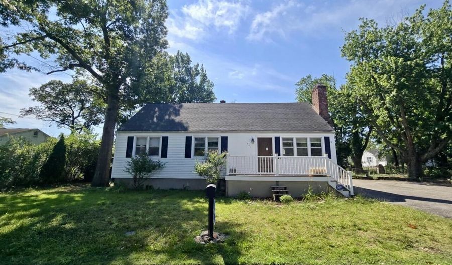 251 Pennant Ave, Beachwood, NJ 08722 - 5 Beds, 3 Bath