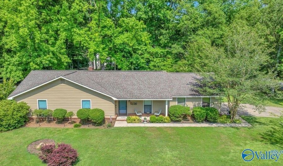 1511 Jason St, Albertville, AL 35950 - 4 Beds, 3 Bath