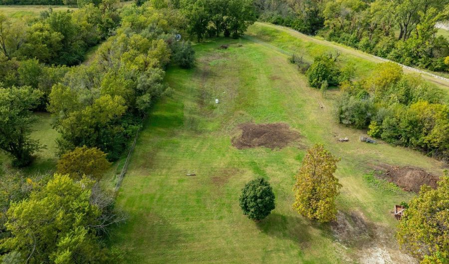 1707 Sunset Dr, Augusta, KS 67010 - 3 Beds, 3 Bath