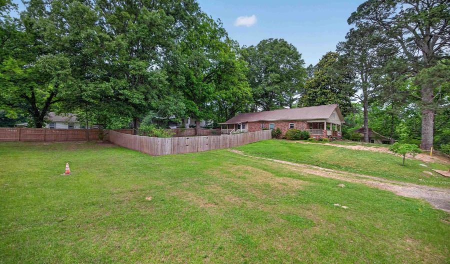 527 S 14Th St, Arkadelphia, AR 71923 - 4 Beds, 2 Bath
