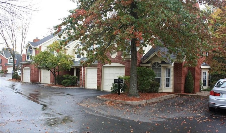 626 Smithfield Rd, North Providence, RI 02904 - 2 Beds, 2 Bath