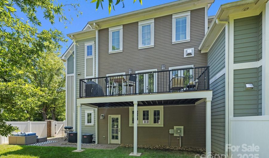 7919 Rea View Ct, Charlotte, NC 28226 - 2 Beds, 3 Bath