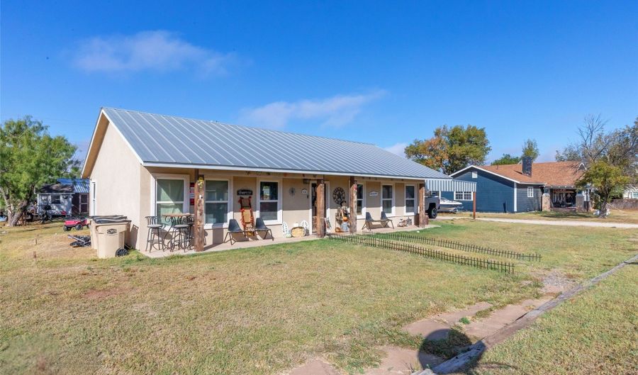 1502 Avenue N, Anson, TX 79501 - 3 Beds, 2 Bath