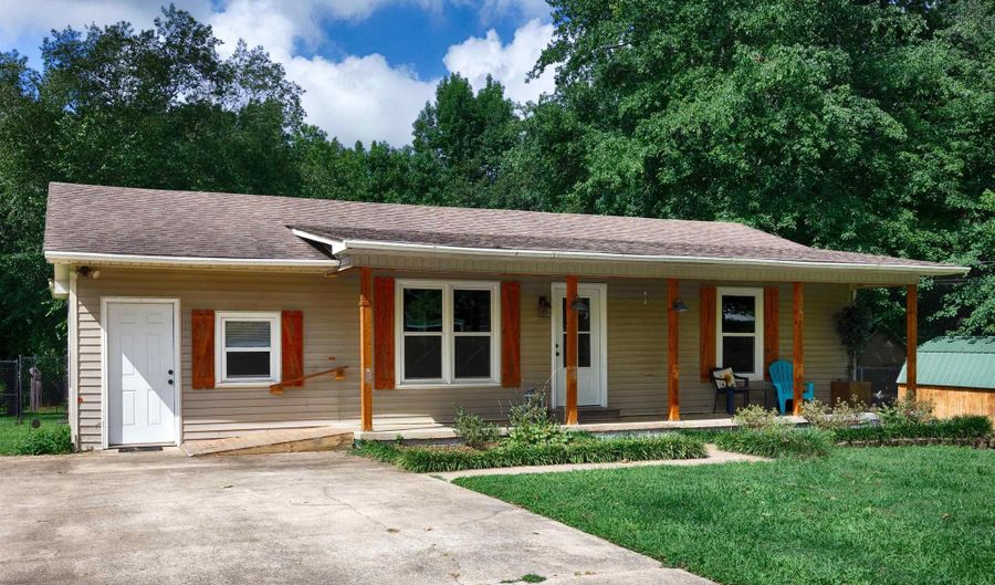 16712 Brooks Dr, Athens, AL 35611 - 3 Beds, 2 Bath