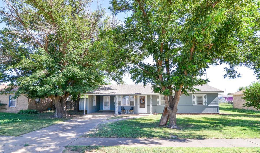 308 W Ellwood Blvd, Anton, TX 79313 - 3 Beds, 1 Bath