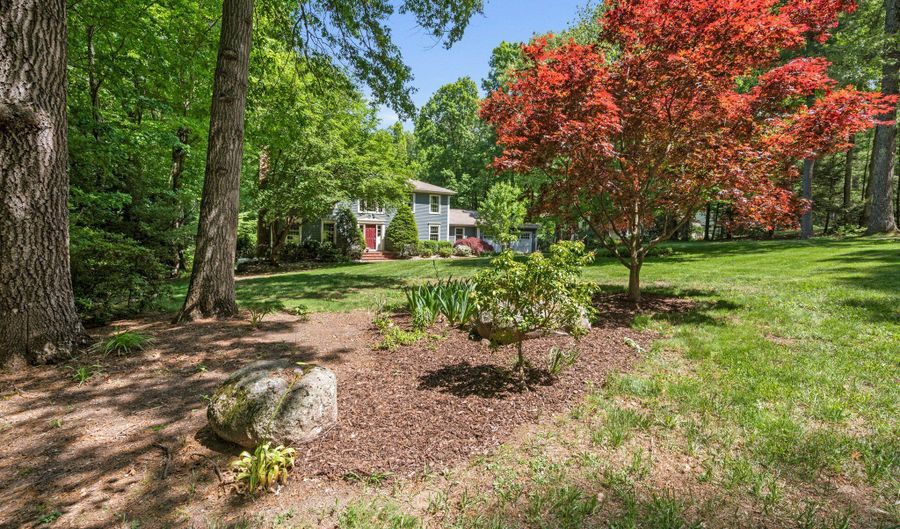82 Beverly Dr, Avon, CT 06001 - 4 Beds, 3 Bath