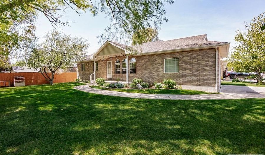 2625 S Ammon Rd 4, Ammon, ID 83406 - 3 Beds, 1 Bath