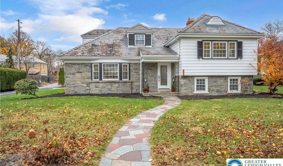 525 N Main St, Allentown, PA 18104 - 3 Beds, 3 Bath