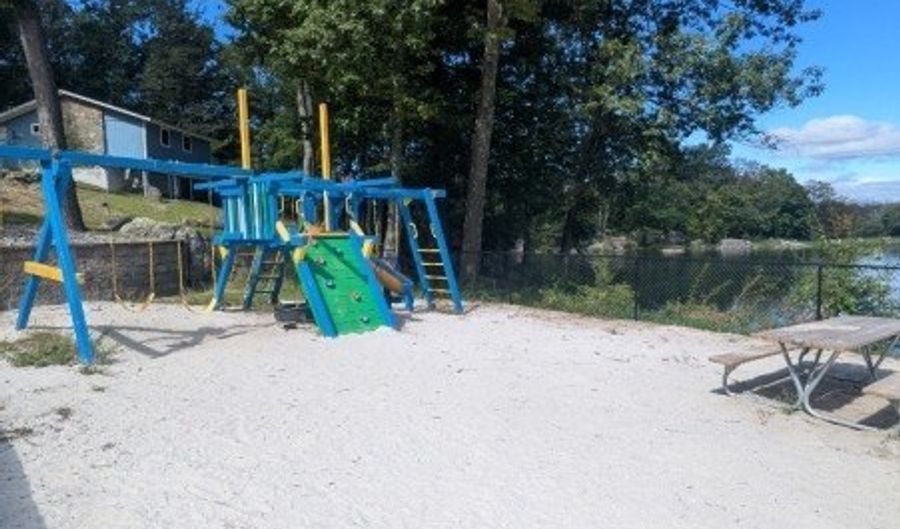 44 Appleseed Rd, Alloway, NJ 07461 - 2 Beds, 2 Bath