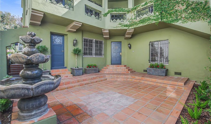 1074 S Genesee Ave, Los Angeles, CA 90019 - 5 Beds, 8 Bath