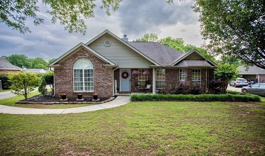 158 SILVERSTONE Ln, Alabaster, AL 35007 - 3 Beds, 2 Bath
