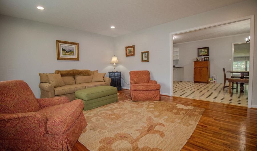 1307 ROBERTSON Rd, Anniston, AL 36207 - 3 Beds, 2 Bath