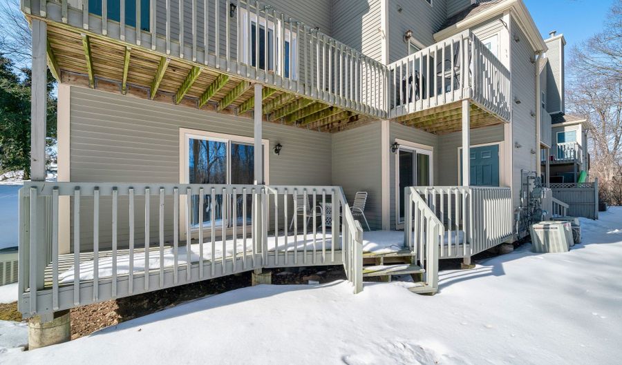 39 Manorwood Dr 39, Branford, CT 06405 - 2 Beds, 2 Bath