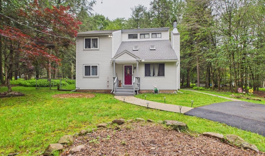 51 Blue Spruce Rd, Albrightsville, PA 18210 - 3 Beds, 3 Bath