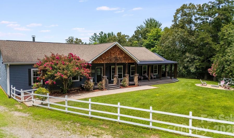 21 Old Pinner Pl, Arden, NC 28704 - 4 Beds, 2 Bath