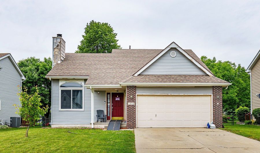 1212 8th Ave SE, Altoona, IA 50009 - 4 Beds, 3 Bath