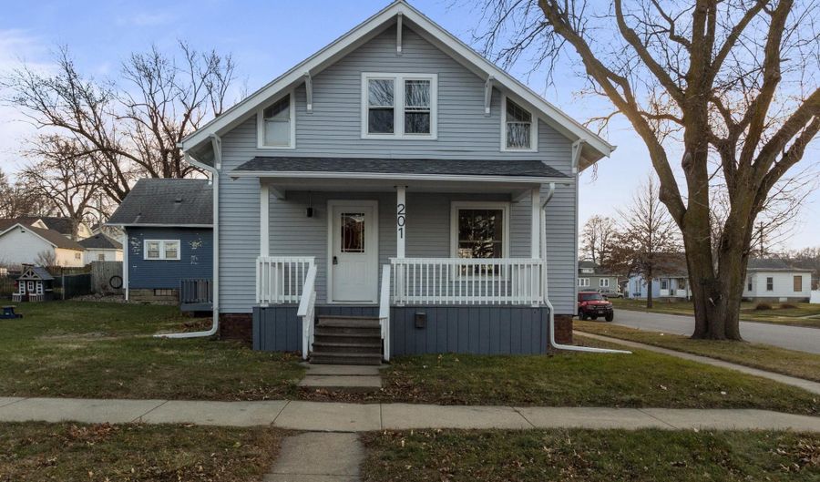 201 E 5TH St, Atlantic, IA 50022 - 3 Beds, 2 Bath