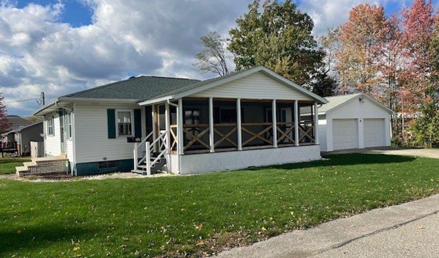 32 WALNUT St, Albion, PA 16401 - 2 Beds, 1 Bath