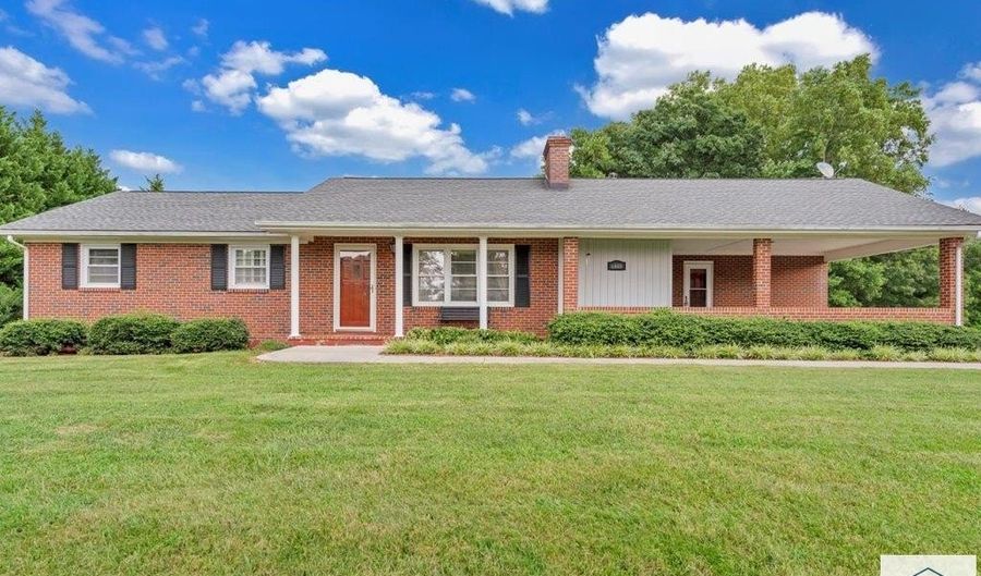 1630 County Line Rd, Bassett, VA 24055 - 3 Beds, 2 Bath