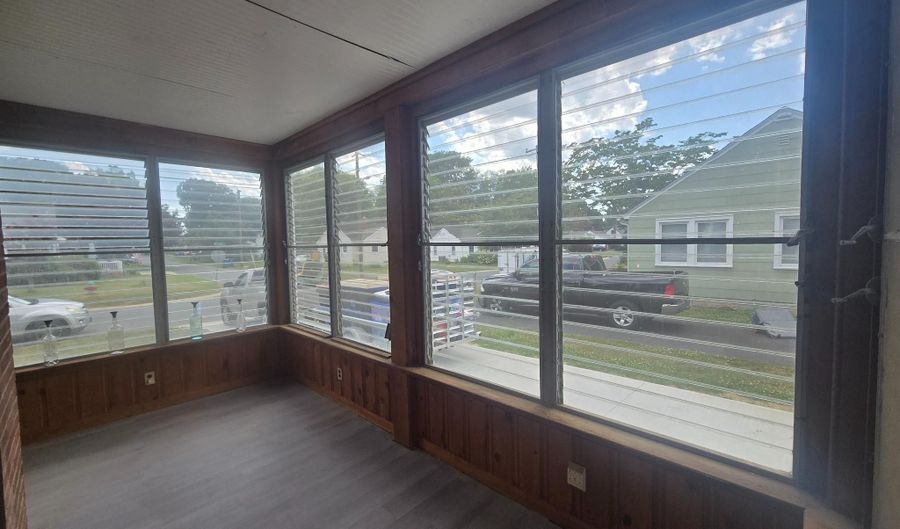 217 WILLOW Ave, Camden, DE 19934 - 4 Beds, 1 Bath