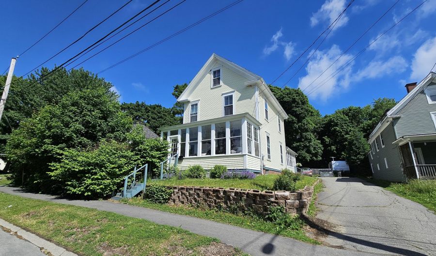 423 Hammond St, Bangor, ME 04401 - 4 Beds, 2 Bath