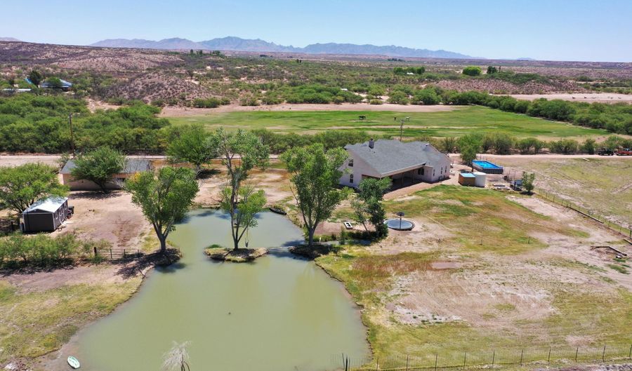 1050 S Dill Rd, Benson, AZ 85602 - 6 Beds, 4 Bath