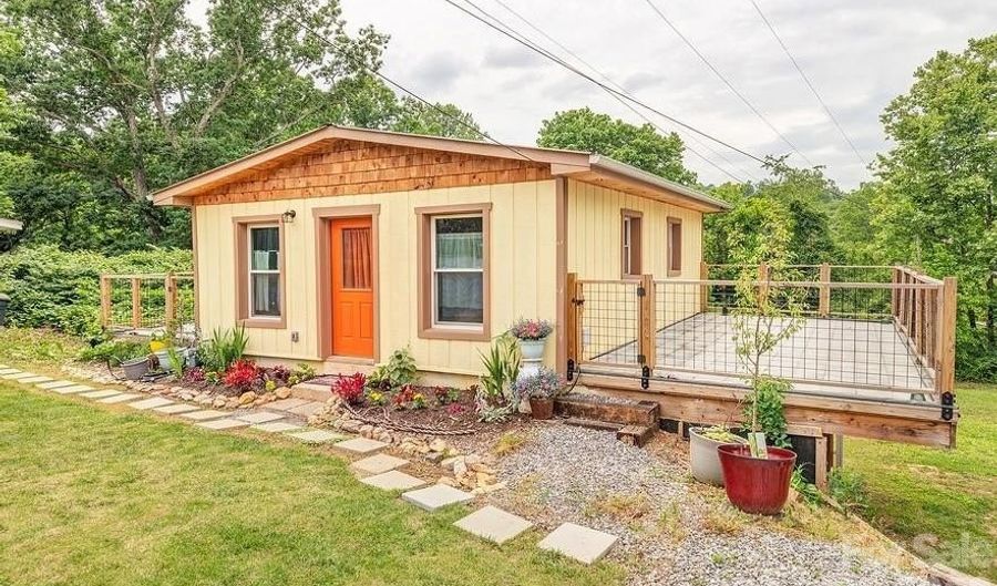 153 Vinewood Cir, Asheville, NC 28806 - 2 Beds, 1 Bath