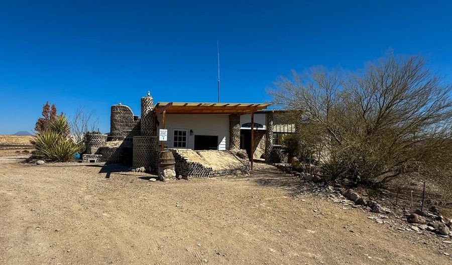 400 N Smiling Dog Trl, Terlingua, TX 79830 - 2 Beds, 2 Bath
