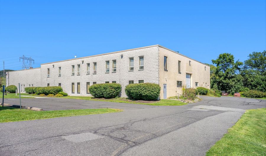 1090 READING Ave 2ND FLOOR, Boyertown, PA 19512 - 0 Beds, 0 Bath