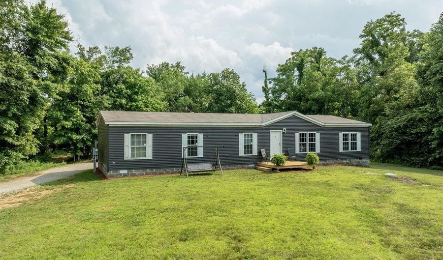 136 Martin Cemetery Rd, Beaumont, KY 42124 - 4 Beds, 2 Bath