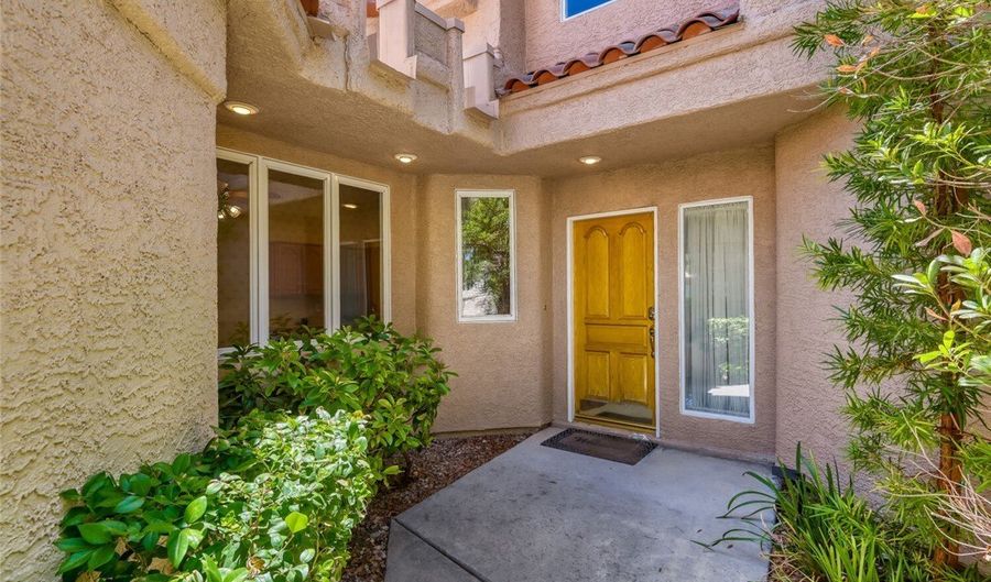8275 Round Hills Cir, Las Vegas, NV 89113 - 2 Beds, 2 Bath