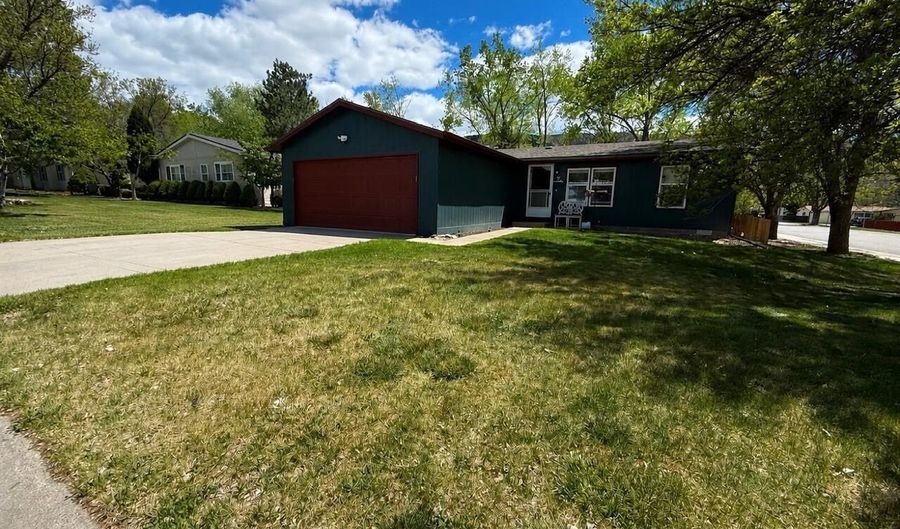 12 E Bonanza Pl, Battlement Mesa, CO 81635 - 3 Beds, 2 Bath