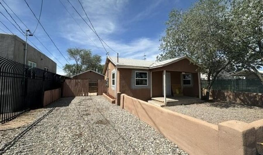 120 Veranda Rd NW, Albuquerque, NM 87107 - 3 Beds, 2 Bath