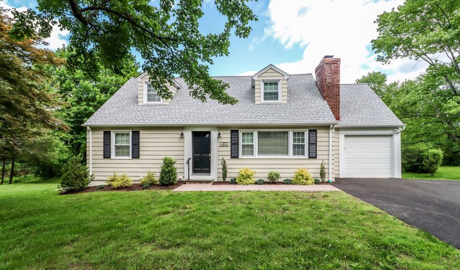 17 Alan Ave, Danbury, CT 06811 - 4 Beds, 2 Bath