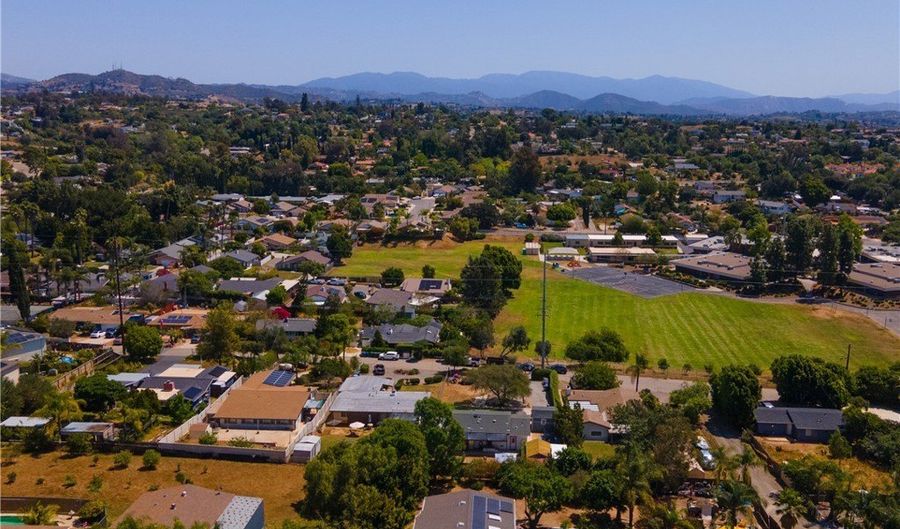 155 Barhaven Ln, Fallbrook, CA 92028 - 3 Beds, 2 Bath