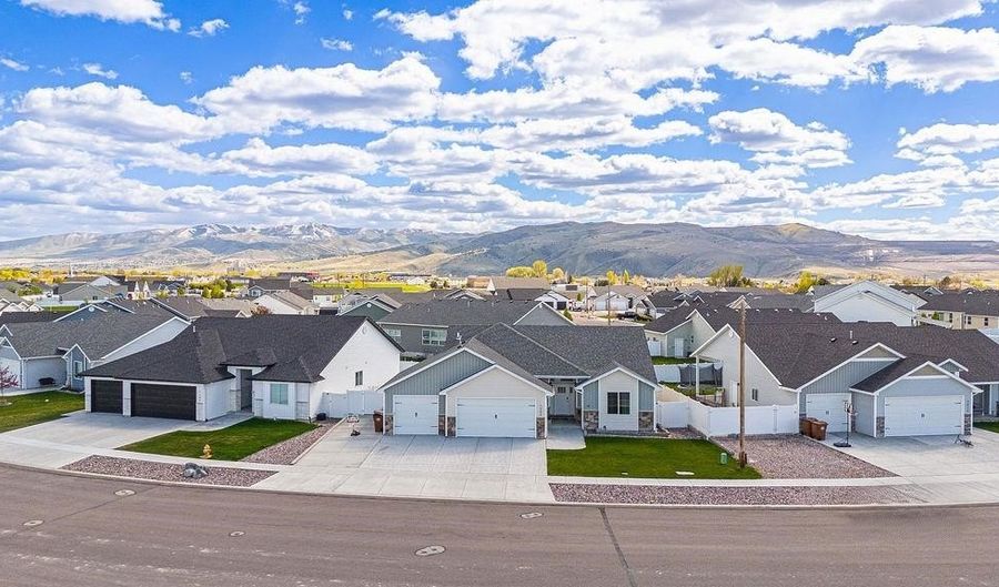1205 Angela St, Chubbuck, ID 83202 - 6 Beds, 3 Bath