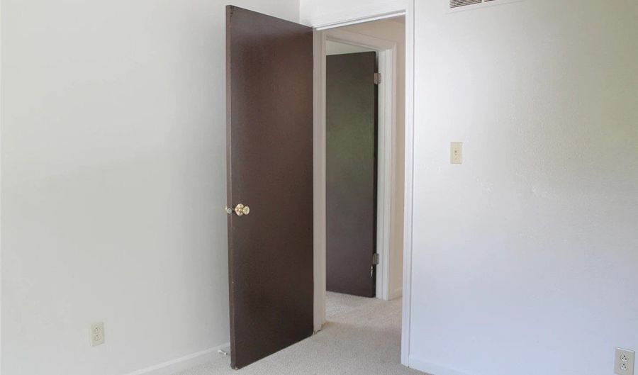116 Left Unit Berehaven, Amherst, NY 14228 - 3 Beds, 2 Bath