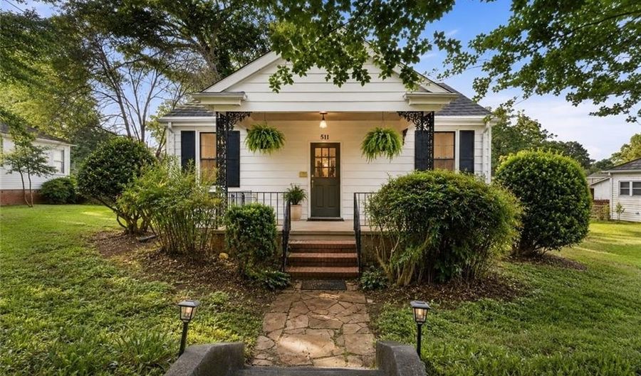 5111 Newark Ave, Austell, GA 30111 - 2 Beds, 1 Bath