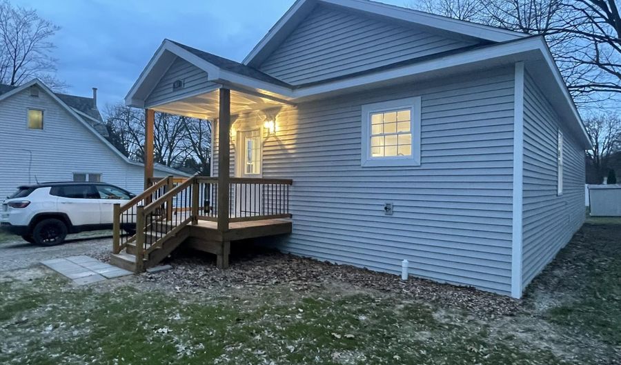 913 Pine Ave, Alma, MI 48801 - 3 Beds, 1 Bath