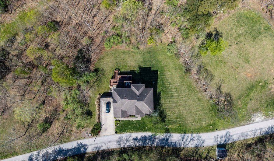 197 Saint Andrews Dr, Barboursville, WV 25504 - 6 Beds, 6 Bath