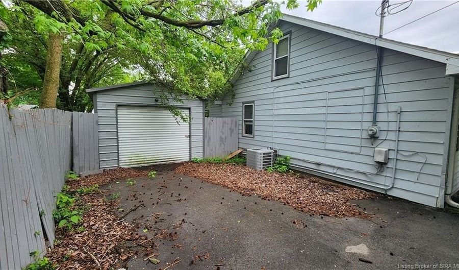 85 Rural St, Austin, IN 47102 - 2 Beds, 2 Bath