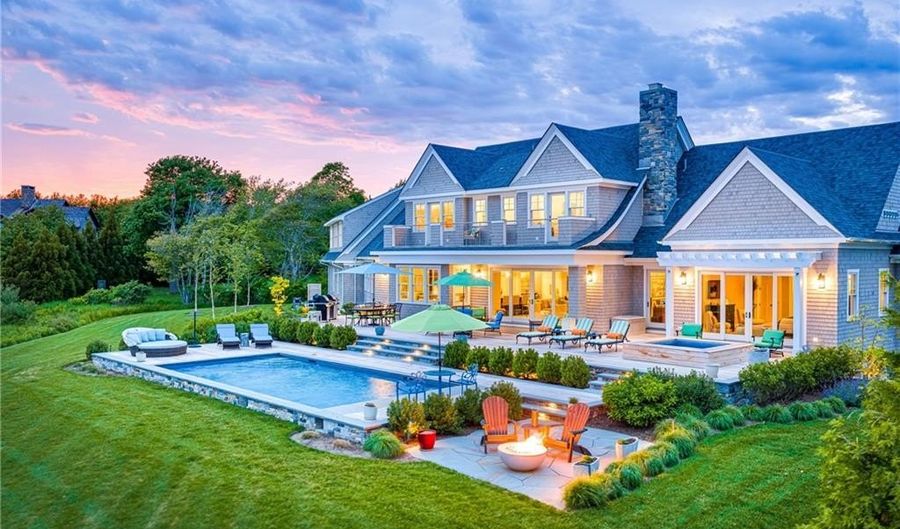 71 Cliff Dr, Narragansett, RI 02882 - 4 Beds, 7 Bath