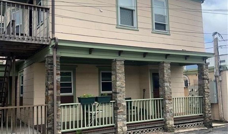 575 Main St 2B, East Greenwich, RI 02818 - 1 Beds, 1 Bath