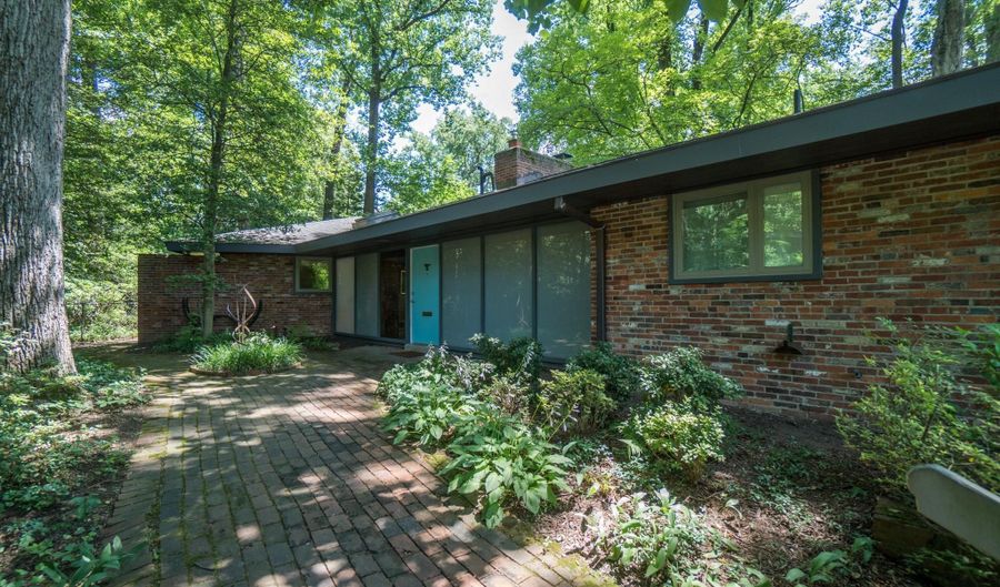 5801 BENT BRANCH Rd, Bethesda, MD 20816 - 4 Beds, 3 Bath