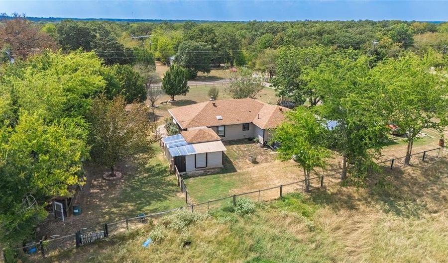 811 County Road 3341 S, Sulphur Springs, TX 75482 - 3 Beds, 2 Bath