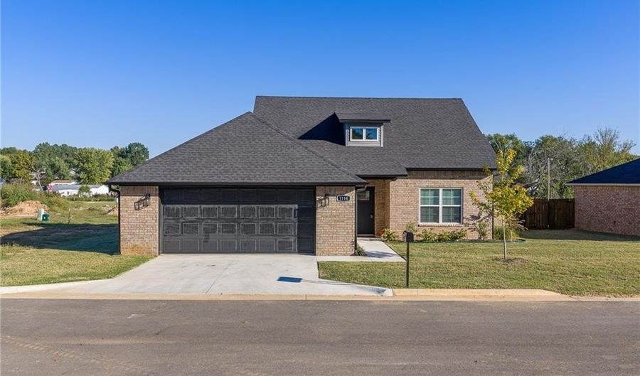 1114 Hunter Dr, Barling, AR 72923 - 3 Beds, 2 Bath