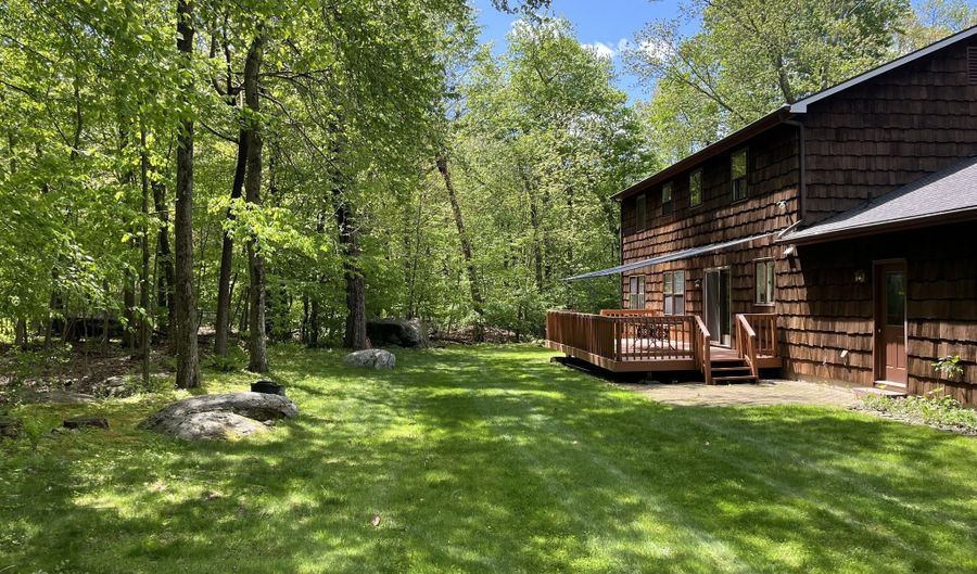 10 Tanglewood Dr, Danbury, CT 06811 - 4 Beds, 3 Bath